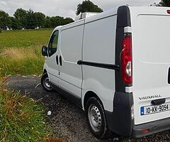 2010 WHITE VAUXHALL VIVARO  3 SEATER 3 PHASE FRIDGE VAN DOE 12/22 - Image 4/4