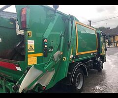 Isuzu npr bin lorry 5.2 tons