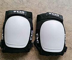 TSG Knee Pads - skate / bike