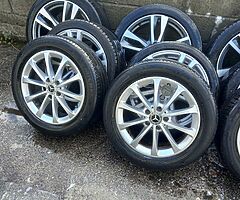 Mercedes 17inch genuine alloy wheels with good Michelin tyres for sale