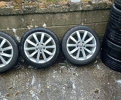 Vw 17inch genuine alloy wheels with good tyres for sale