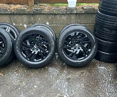 Land rover 18inch genuine alloy wheels with good tyres for sale