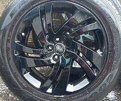 Land rover 18inch genuine alloy wheels with good tyres for sale - Image 3/8