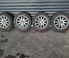 16inch genuine Ford focus titanium alloys 5x108 New tyres