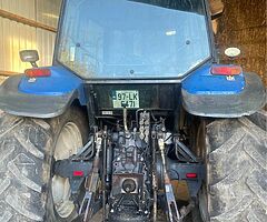 New Holland 8260