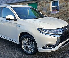 2019 MITSUBISHI OUTLANDER 4HS PLUG-IN HYBRID 4X4