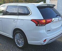 2019 MITSUBISHI OUTLANDER 4HS PLUG-IN HYBRID 4X4 - Image 5/10