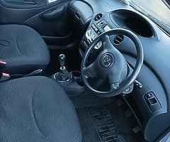 Toyota yaris 2004 - Image 5/8