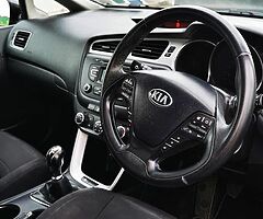 Kia Ceed EX 1.6 Diesel - Image 6/10