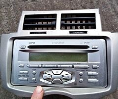 Toyota yaris 2007 radio