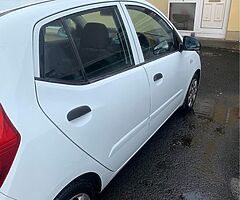 Hyundai i10 1.2L Petrol Manual. Tax 04/23,NCT 05/23. - Image 4/9