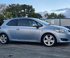 Toyota auris sr180