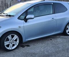 Toyota auris sr180