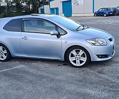 Toyota auris sr180