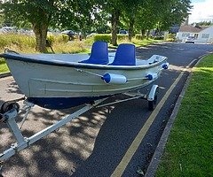 12 ft fiberglass  boat  and  trailer - Image 5/8