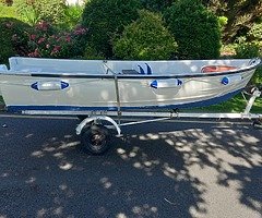 12 ft fiberglass  boat  and  trailer - Image 7/8