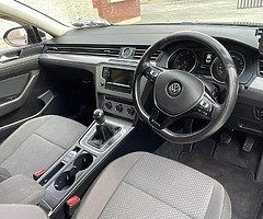 2016  volkswagen passat - Image 4/6