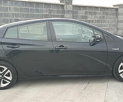 2016 TOYOTA PRIUS LUXURY EDITION HYBRID 
ONLY 74 000KM F,S,H - Image 6/10