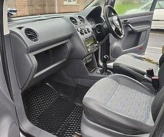 VW caddy 2011 1.6 tdi manual - Image 4/10