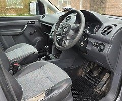 VW caddy 2011 1.6 tdi manual - Image 5/10