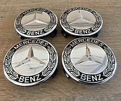 Mercedes 75 mm centre caps silver&blue