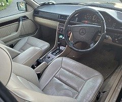 W124 mercedes benz - Image 6/10