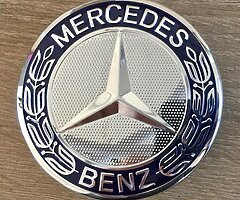 Mercedes 75 mm Centre Caps dark blue