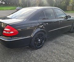 Mercedes E220 AUTOMATIC