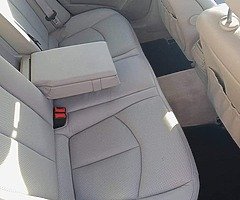 Mercedes E220 AUTOMATIC - Image 10/10