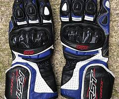 Rst two piece leathers with matching gloves