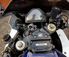 Honda CBR1000RR - Image 9/10