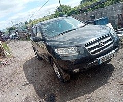 Hyundai Santa Fe jeep for breaking