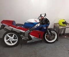 Honda rc30 replica