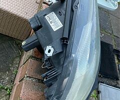 E90 headlight left pre loci