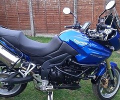 Triumph tiger 1050