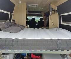 Renault Master campervan - Image 8/10