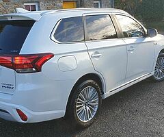 2019 MITSUBISHI OUTLANDER 4HS PLUG-IN HYBRID 4X4 SUV €170 ROAD TAX.