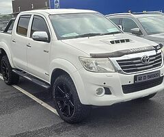 toyota hilux invincible