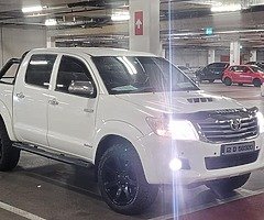 toyota hilux invincible