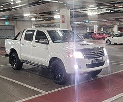 toyota hilux invincible - Image 4/10