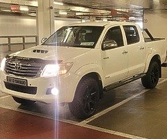 toyota hilux invincible - Image 5/10