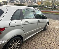 09 Mercedes B class 180 diesel 280 tax per year￼￼