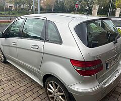 09 Mercedes B class 180 diesel 280 tax per year￼￼