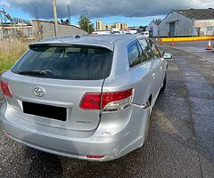 2011 Toyota Avensis 2.0 Diesel for breaking!