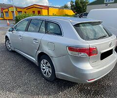 2011 Toyota Avensis 2.0 Diesel for breaking!