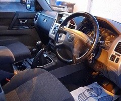 Mitsubishi pajero 3.2 new pump & doe - Image 8/10