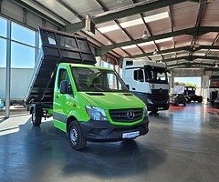 Mercedes benz sprinter tipper