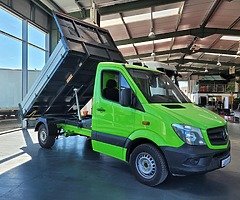 Mercedes benz sprinter tipper