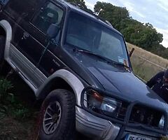 Mitsubishi pajero for breaking