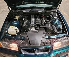 BMW 328i - Image 7/9